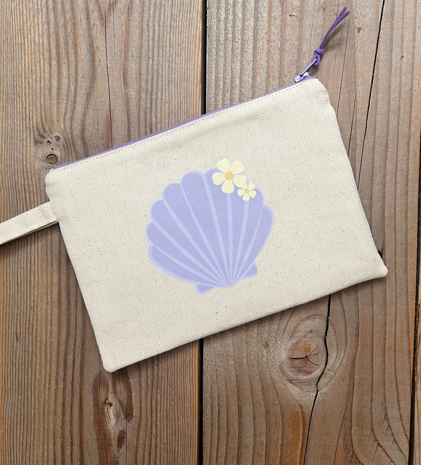 Seashell wristlet