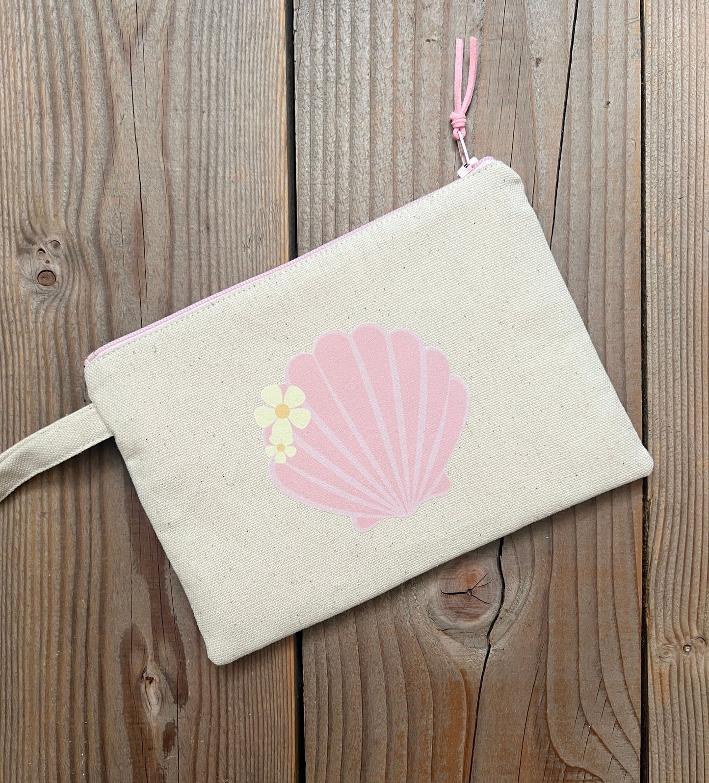 Seashell wristlet