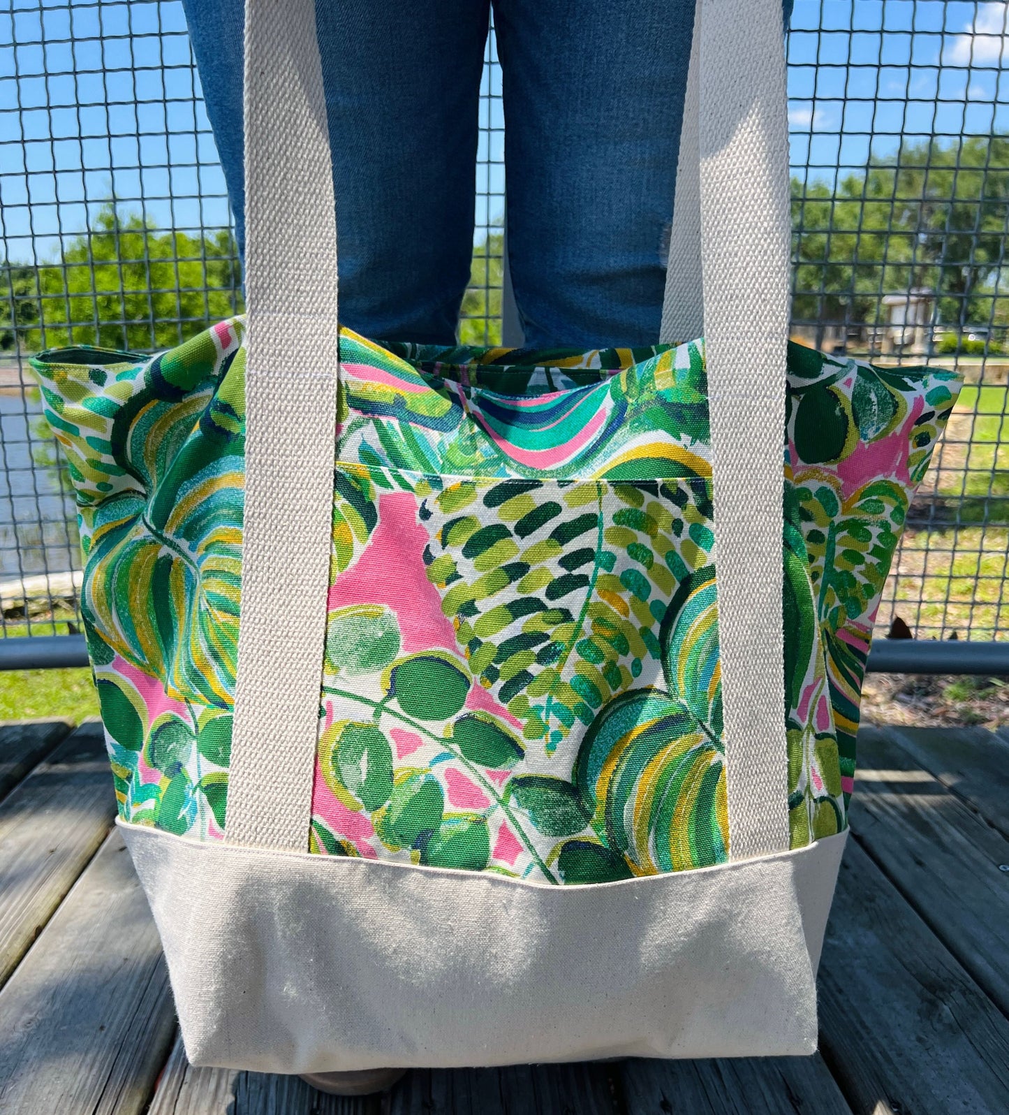 Tropical print tote bag