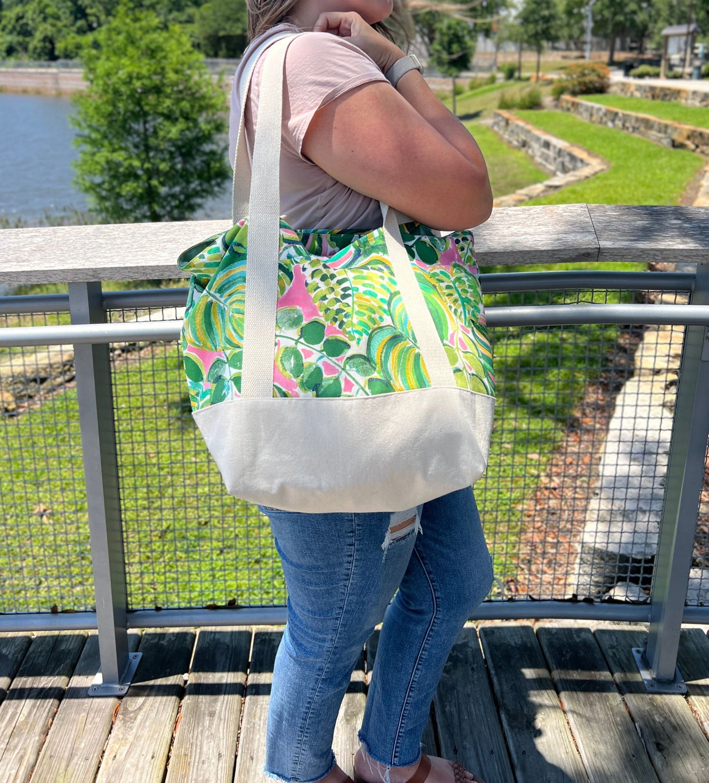 Tropical print tote bag