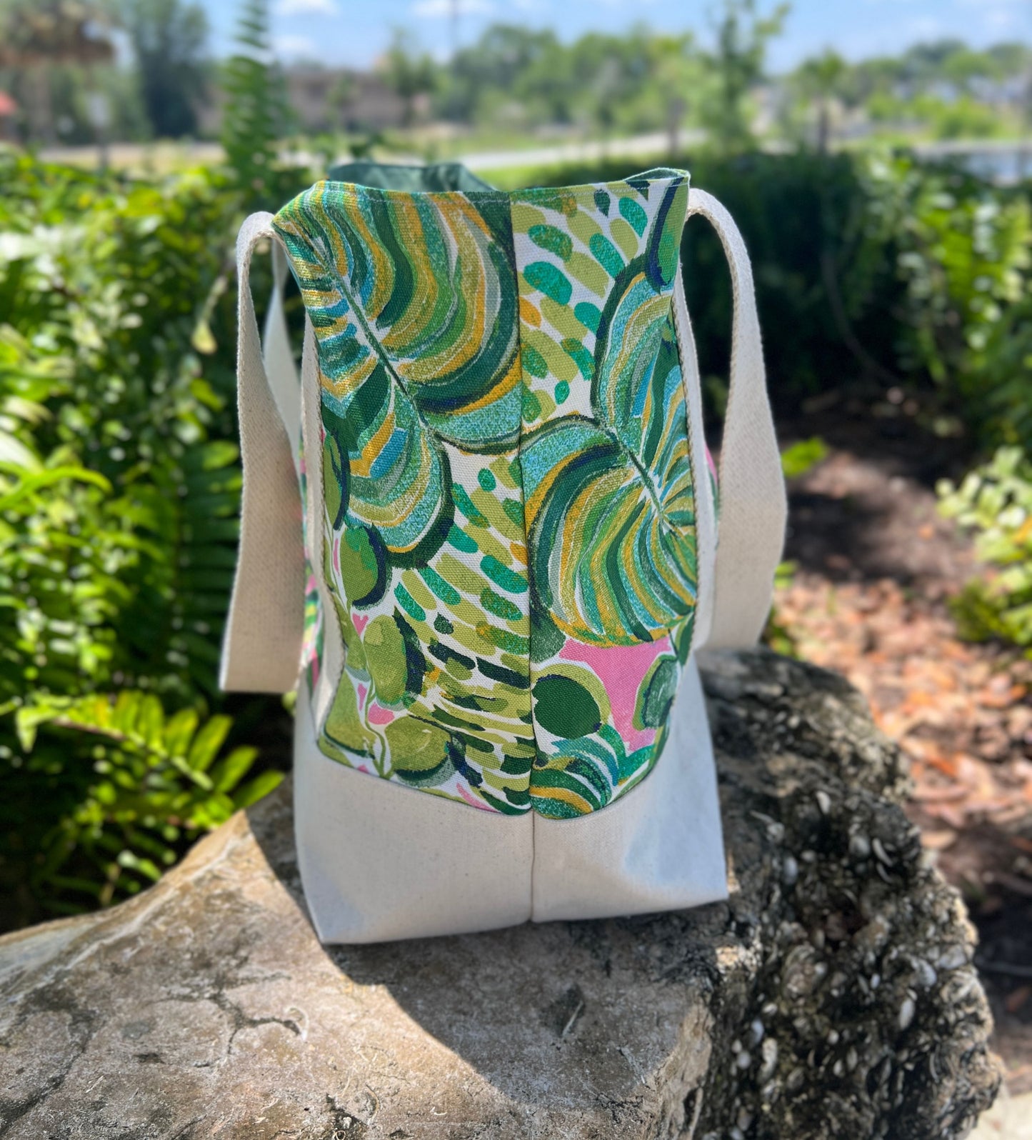 Tropical print tote bag