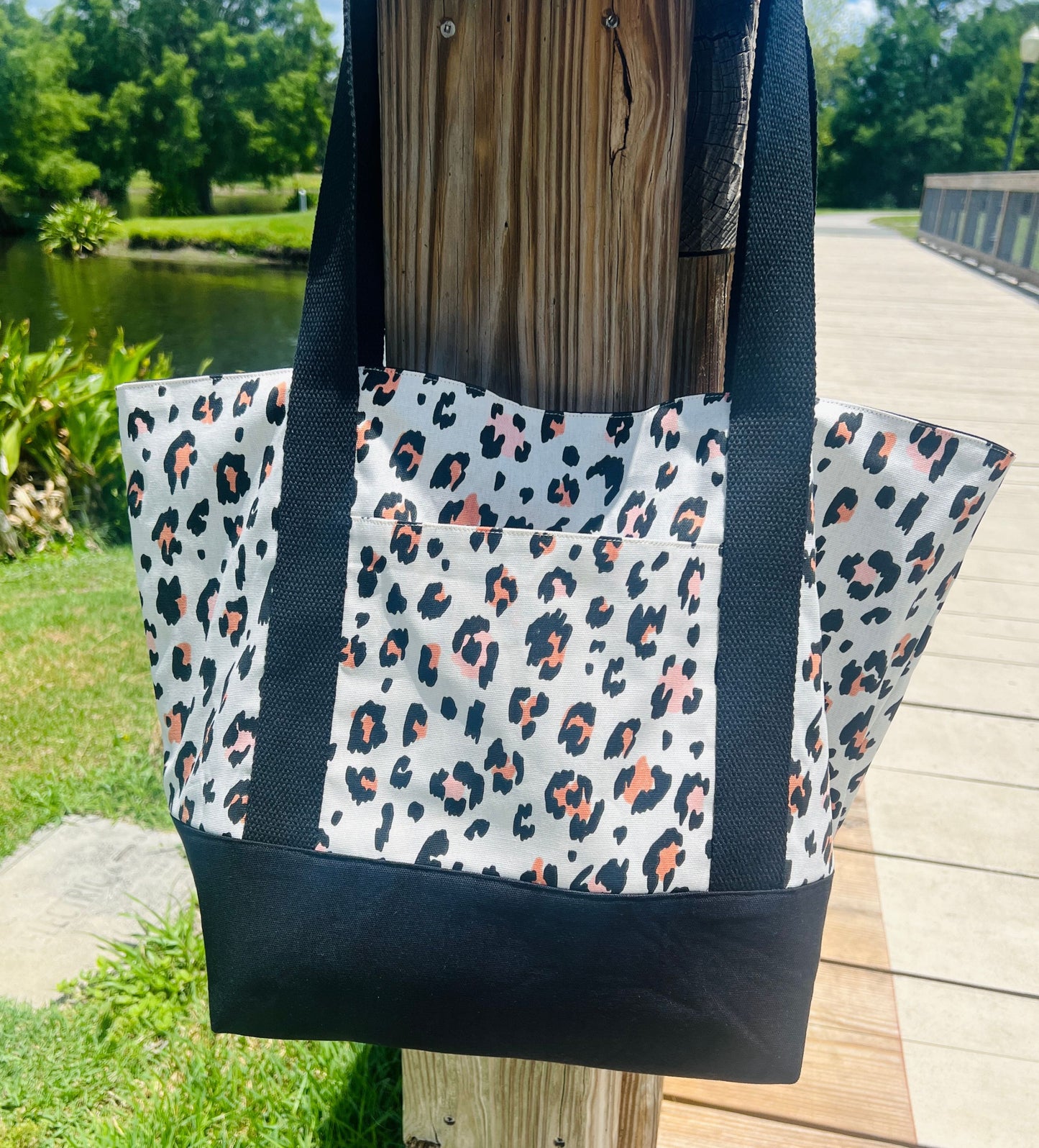 Leopard print tote bag